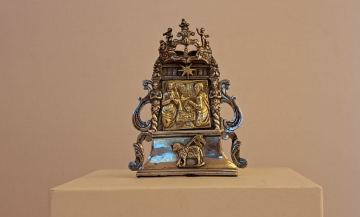 Palacio de Gaudi Un portapaz de plata del siglo XVII, Pieza del Mes este diciembre